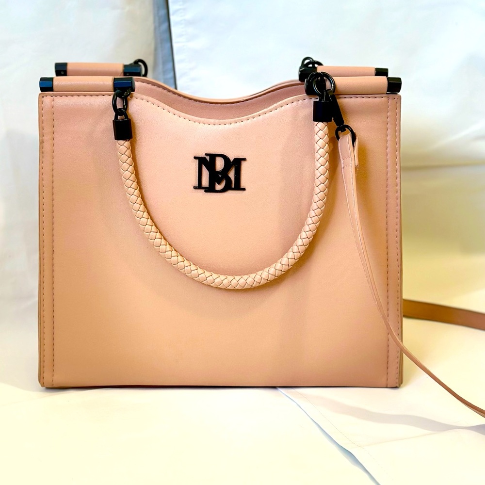 BM Pink Handbag, lightly used and no wear or tears